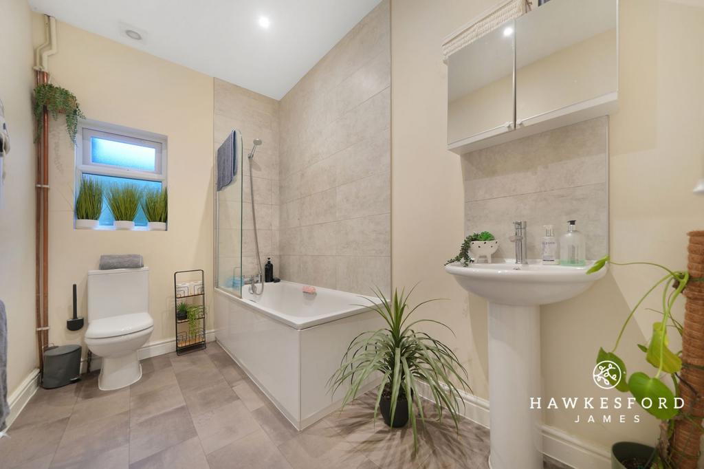 London Road, Teynham - Bathroom