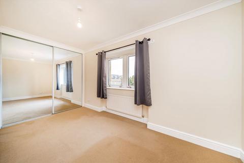 undefined, Avenue Elmers, Surbiton KT6