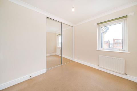undefined, Avenue Elmers, Surbiton KT6