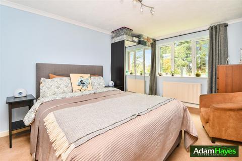 2 bedroom apartment for sale, Woodside Grange Road, London N12