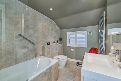 4 bedroom end of terrace house for sale, Chale Road, Brixton, London, SW2