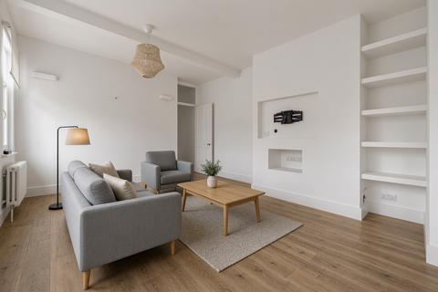 3 bedroom flat for sale, Henslowe Road, East Dulwich, London, SE22