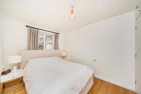 2 bedroom flat for sale, Wapping High Street, London E1W