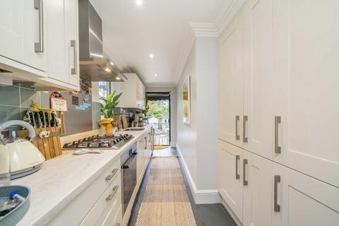 2 bedroom flat for sale, Greencroft Gardens, London NW6