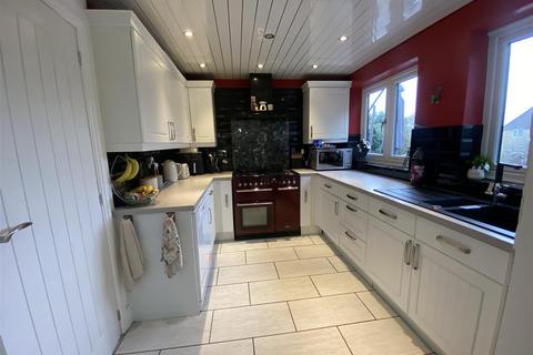 3 bedroom semi-detached house for sale, Jackson Crescent, Stourport-On-Severn