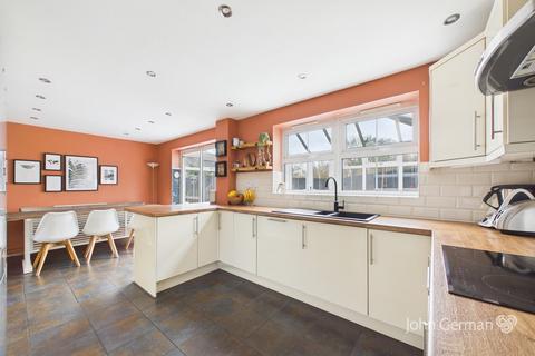 4 bedroom detached house for sale, Lodge Farm Chase, Ashbourne