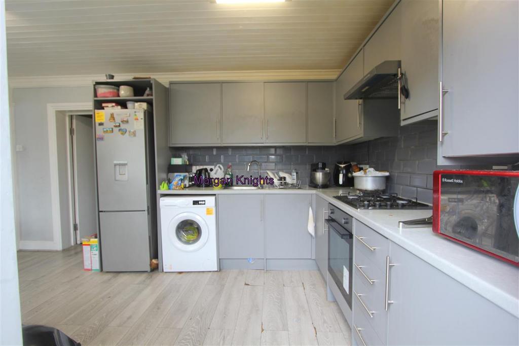 Kitchen: