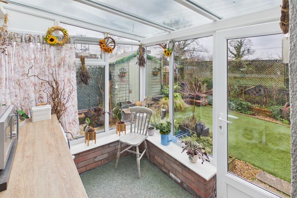 Sunroom/ Utility