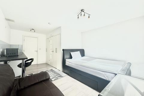 undefined, Putney Hill, London SW15