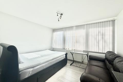 undefined, Putney Hill, London SW15