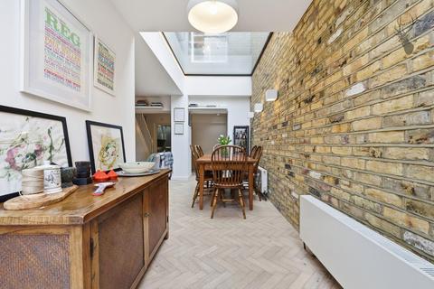 undefined, Driffield Road, Bow