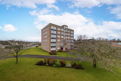 Stockiemuir Avenue, Bearsden