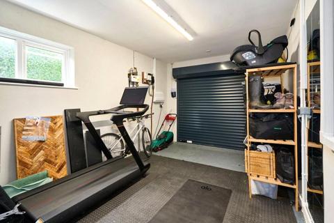 undefined, Glenhurst Ave, Ruislip, HA4