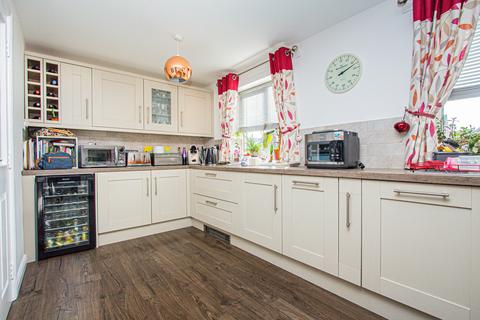 5 bedroom terraced house for sale, Presland Way, Irthlingborough NN9