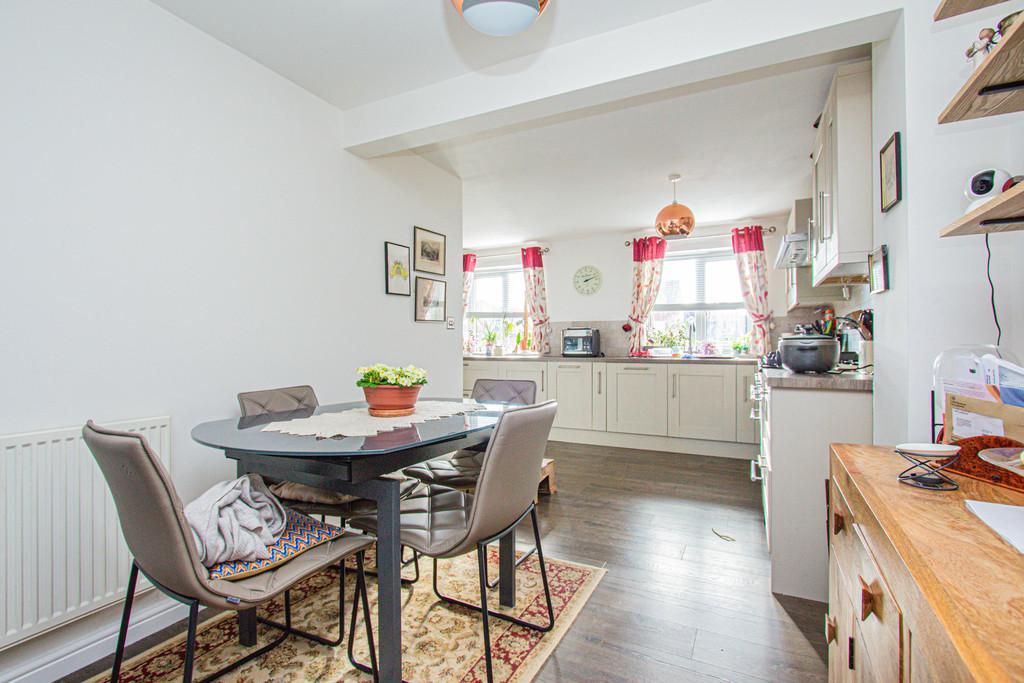 Kitchen/Dining Area