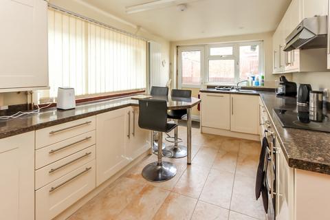 2 bedroom end of terrace house for sale, Midland Road, Wellingborough NN8