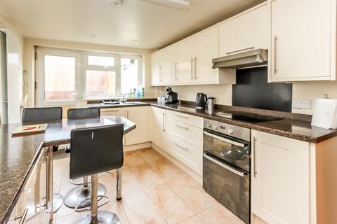 2 bedroom end of terrace house for sale, Midland Road, Wellingborough NN8