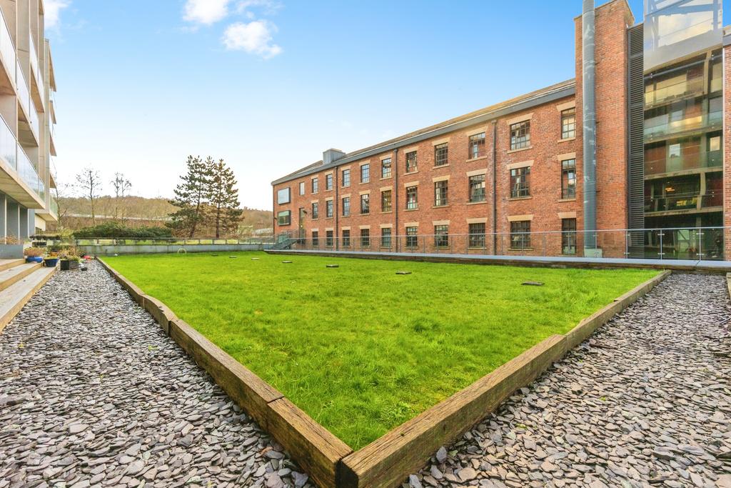 Communal areas, garden