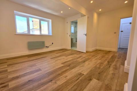 3 bedroom apartment to rent, Dorchester Road, Weymouth, Dorset