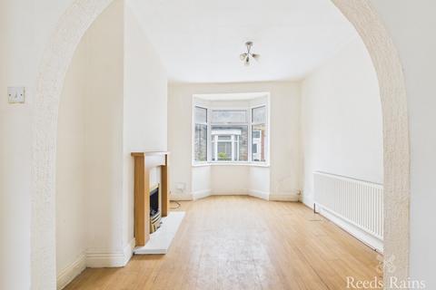 2 bedroom terraced house for sale, Kirkdale Gardens, Hull
