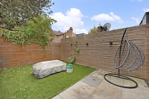 4 bedroom terraced house to rent, Leith Road, London N22