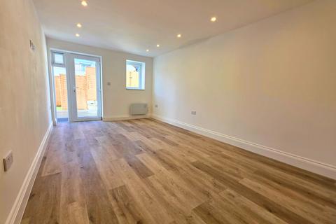 3 bedroom apartment to rent, Dorchester Road, Weymouth, Dorset
