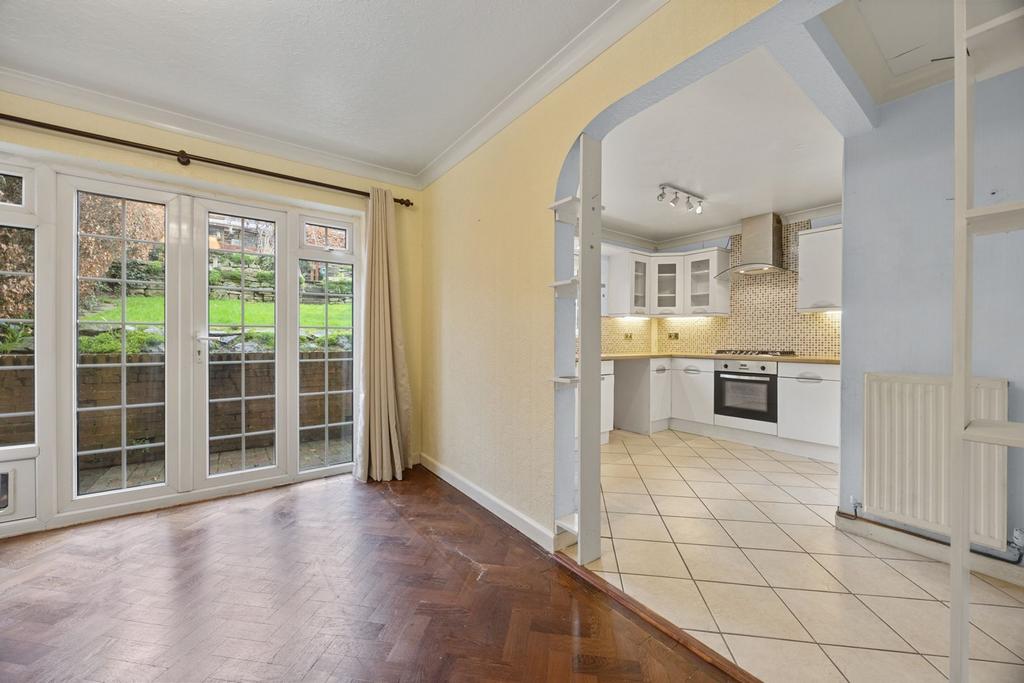 DINING ROOM (parquet floor)