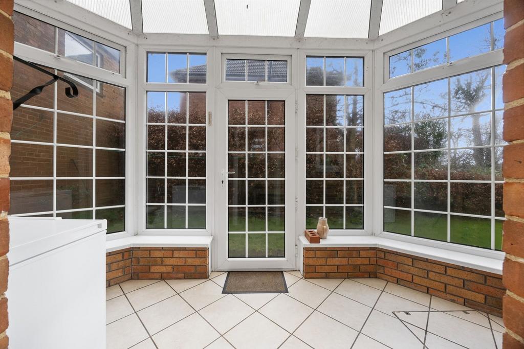 Conservatory / entrance lobby