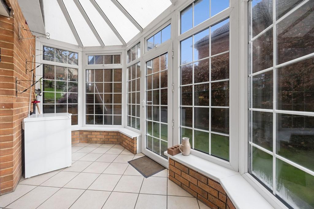 Conservatory / entrance lobby
