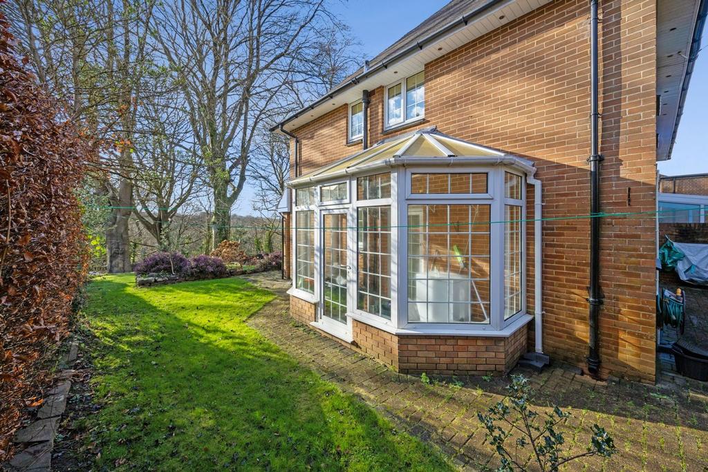 Conservatory / entrance lobby