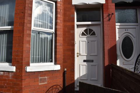 3 bedroom terraced house to rent, Newlyn Street, Rusholme, Manchester
