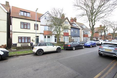 4 bedroom terraced house for sale, 6 Cecil Avenue, Skegness PE25 2BX