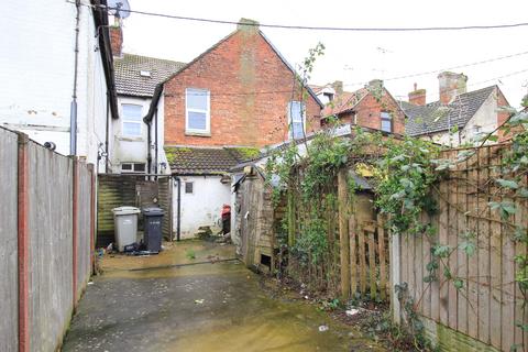 4 bedroom terraced house for sale, 6 Cecil Avenue, Skegness PE25 2BX