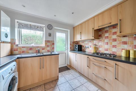 3 bedroom bungalow for sale, St. Johns Hill Road, Surrey GU21