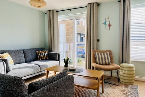 4 bedroom end of terrace house for sale, Kirkgate, Birstall, Batley