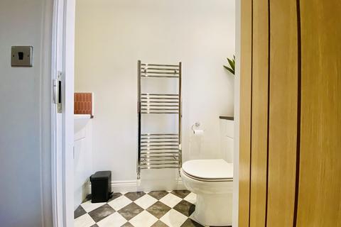 4 bedroom end of terrace house for sale, Kirkgate, Birstall, Batley