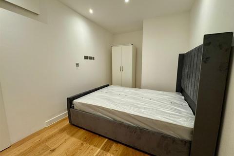 undefined, Rockingham Road, Uxbridge UB8