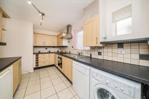 3 bedroom semi-detached house to rent, Rowden Road, Epsom KT19