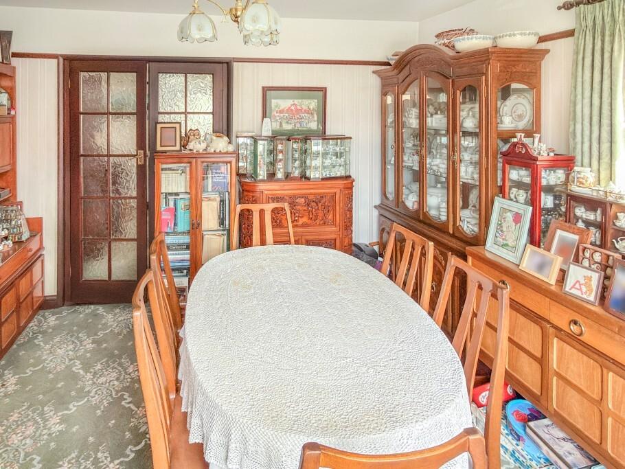 Dining Room Pic 2