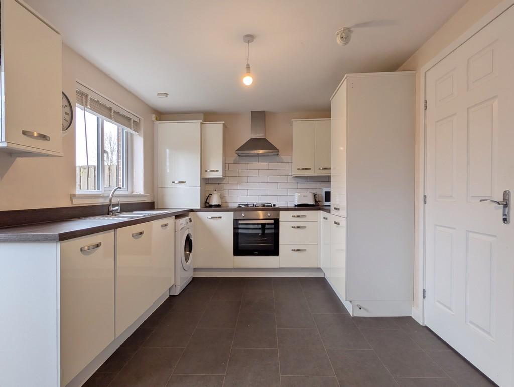 02 - Kitchen 1