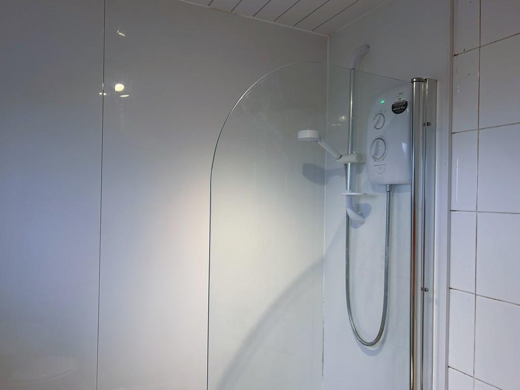 26 - Bathroom 2