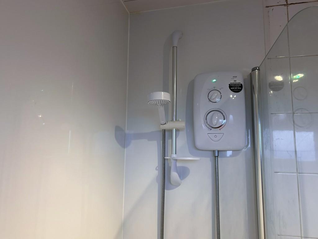 27 - Bathroom 3