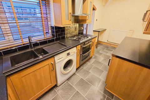 2 bedroom semi-detached house to rent, Cypress Road, Greater Manchester WN5