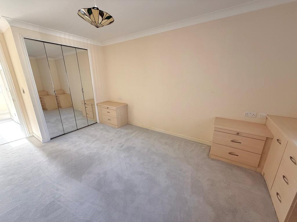 39 Milliers Court Bed1 2