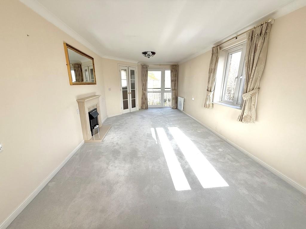 39 Milliers Court Lounge 2