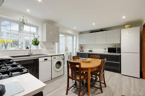 3 bedroom semi-detached house for sale, Pennine Walk, Tunbridge Wells TN2