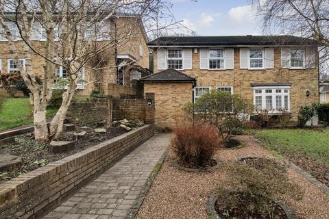 3 bedroom semi-detached house for sale - Pennine Walk, Tunbridge Wells TN2