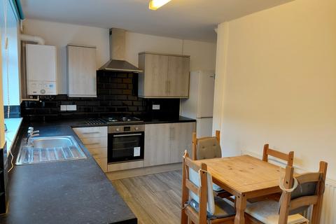 3 bedroom terraced house to rent, Wingfield Close, Wingfield, S61 4AA
