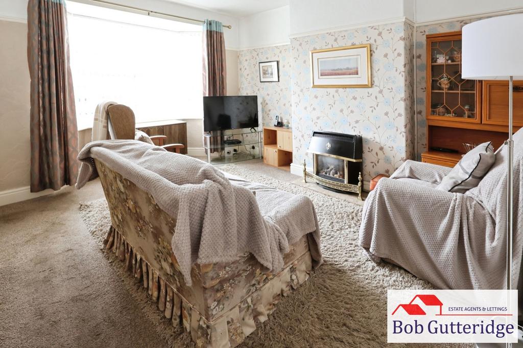 Bay fronted lounge