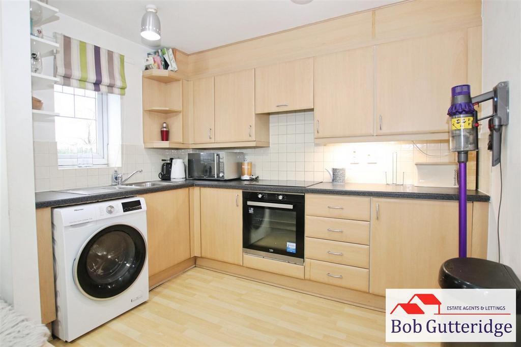 Lounge / diner / fitted kitchen